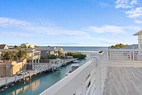 Luxury Waterfront Oasis w Heated Pool and 50 Dock