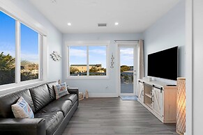 Luxury Waterfront Oasis w Heated Pool and 50 Dock