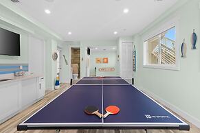 Luxury Waterfront Oasis w Heated Pool and 50 Dock