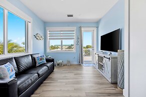 Luxury Waterfront Oasis w Heated Pool and 50 Dock