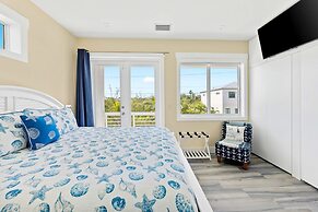 Luxury Waterfront Oasis w Heated Pool and 50 Dock