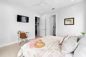 Mermaid s Paradise Pool Dock Games Views