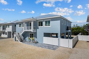 Mermaid s Paradise Pool Dock Games Views