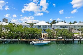 Mermaid s Paradise Pool Dock Games Views