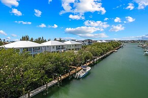 Mermaid s Paradise Pool Dock Games Views