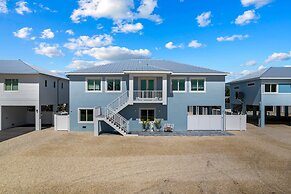 Mermaid s Paradise Pool Dock Games Views