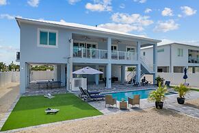 Mermaid s Paradise Pool Dock Games Views