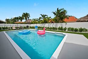 NEW Villa Paradise Lux Gem Pool Game Room