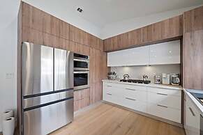NEW Villa Paradise Lux Gem Pool Game Room