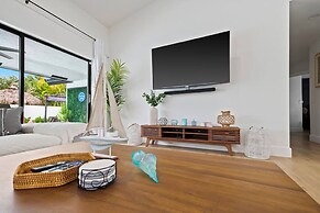 NEW Villa Paradise Lux Gem Pool Game Room