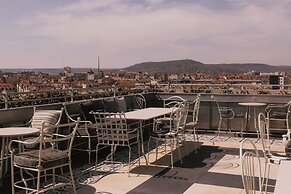 Maison Heler Metz, Curio Collection By Hilton