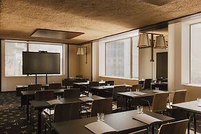 Maison Heler Metz, Curio Collection By Hilton