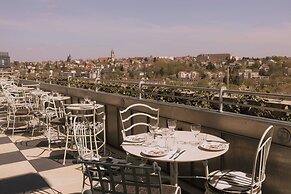 Maison Heler Metz, Curio Collection By Hilton