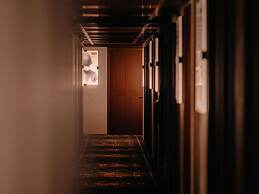 Maison Heler Metz, Curio Collection By Hilton
