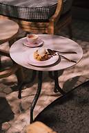 Maison Heler Metz, Curio Collection By Hilton