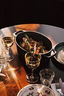 Maison Heler Metz, Curio Collection By Hilton