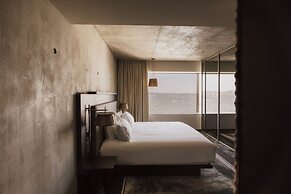 Maison Heler Metz, Curio Collection By Hilton