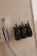 Maison Heler Metz, Curio Collection By Hilton