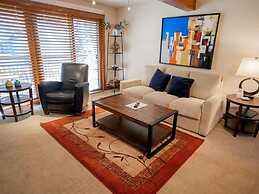 Cozy 1 Bedroom in Heart of Town - Just 3 Blocks to Silver Queen Gondol