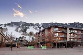 1 Bedroom Condo at the Base of Aspen Mountain, Heart of Downtown
