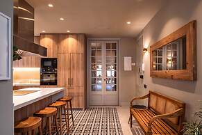 Lovely 6 BR Flat in L Eixample