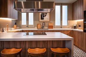 Lovely 6 BR Flat in L Eixample