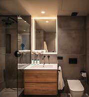 Lovely 6 BR Flat in L Eixample