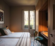 Lovely 6 BR Flat in L Eixample