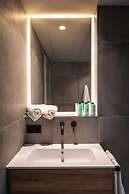 Lovely 6 BR Flat in L Eixample