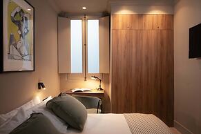 Lovely 6 BR Flat in L Eixample