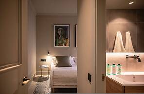 Lovely 6 BR Flat in L Eixample