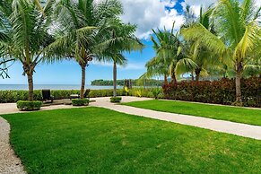 Beachfront Villa - Sunsets and Daily Maid Service