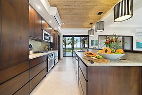Beachfront Villa - Sunsets and Daily Maid Service