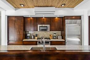 Beachfront Villa - Sunsets and Daily Maid Service