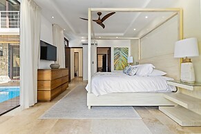 Beachfront Villa - Sunsets and Daily Maid Service