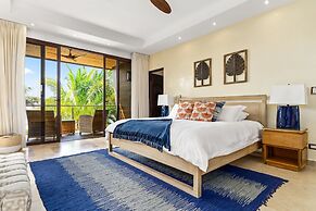 Beachfront Villa - Sunsets and Daily Maid Service