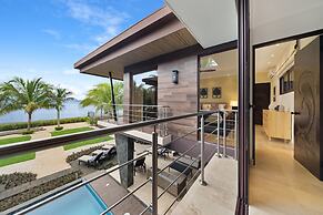 Beachfront Villa - Sunsets and Daily Maid Service