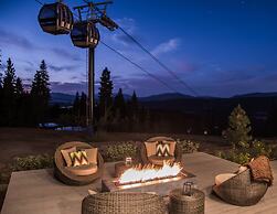 Modern Ski In Out Home Mid-mountain Northstar