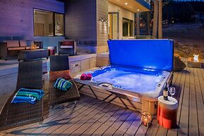 Modern Ski In Out Home Mid-mountain Northstar