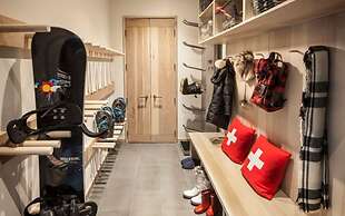 Modern Ski In Out Home Mid-mountain Northstar