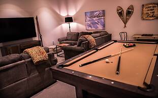 Modern Ski In Out Home Mid-mountain Northstar