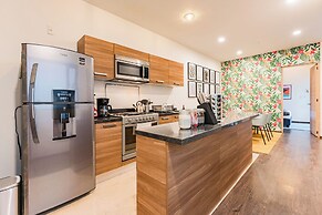 NEW Perfect Location with Free Parking