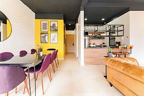 NEW Perfect Location with Free Parking
