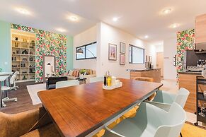 NEW Perfect Location with Free Parking