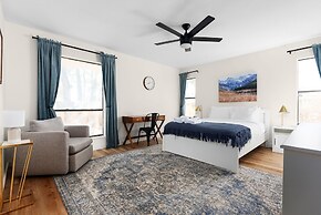 HOT TUB Tranquil Escape Pool Gym