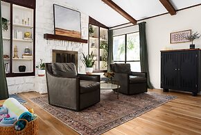 HOT TUB Tranquil Escape Pool Gym