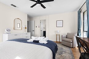 HOT TUB Tranquil Escape Pool Gym