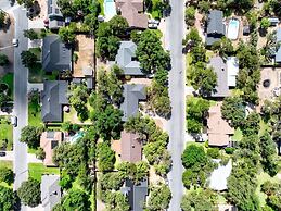 HOT TUB Tranquil Escape Pool Gym
