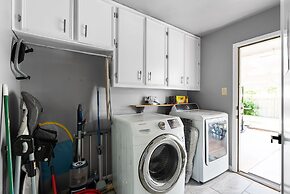 HOT TUB Tranquil Escape Pool Gym