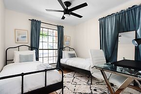 HOT TUB Tranquil Escape Pool Gym